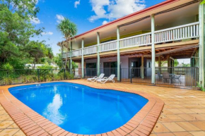 Barnys Rainbow Beach